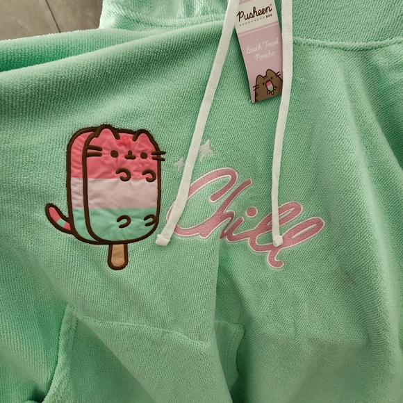 Pusheen Mint Green Robe with Ice Cream Design - Picture 7 of 7